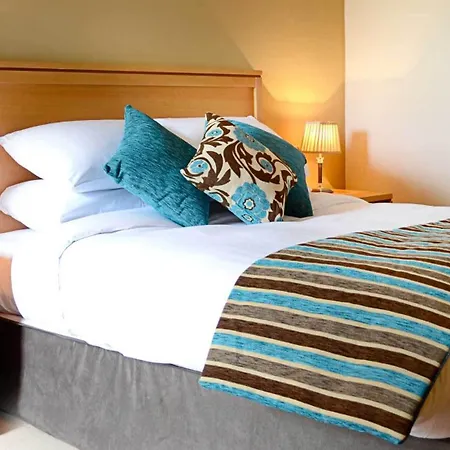 Cill Aodain Court 3*